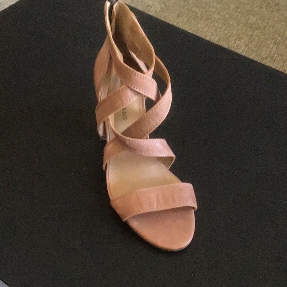 Lucky Brand tan leather 3” stacked heel strappy sandal size 10 in original box